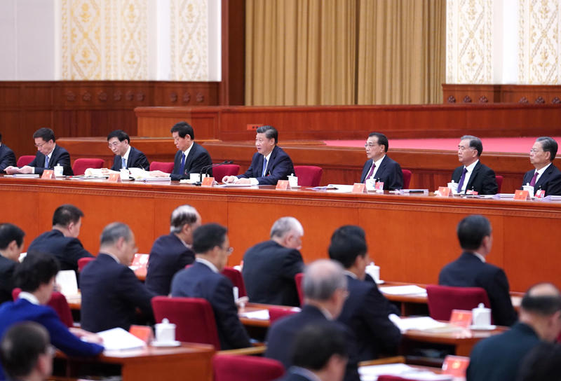 中國共產(chǎn)黨第十九屆中央委員會第五次全體會議，于2020年10月26日至29日在北京舉行。這是習近平、李克強、栗戰(zhàn)書、汪洋、王滬寧、趙樂際、韓正等在主席臺上。新華社記者 殷博古 攝