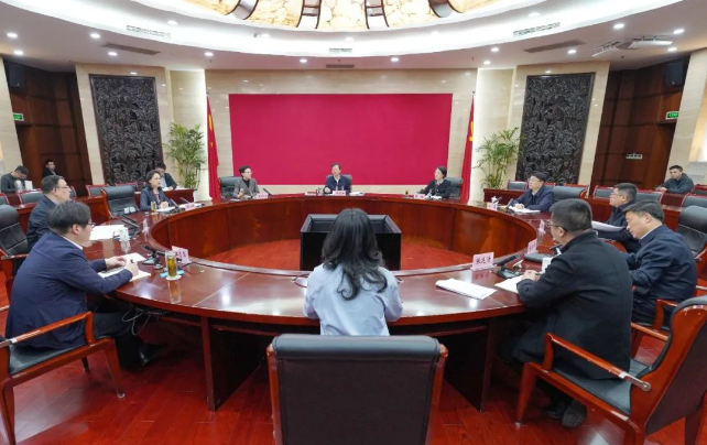 區(qū)委常委會會議暨區(qū)委黨的建設工作領導小組會議召開